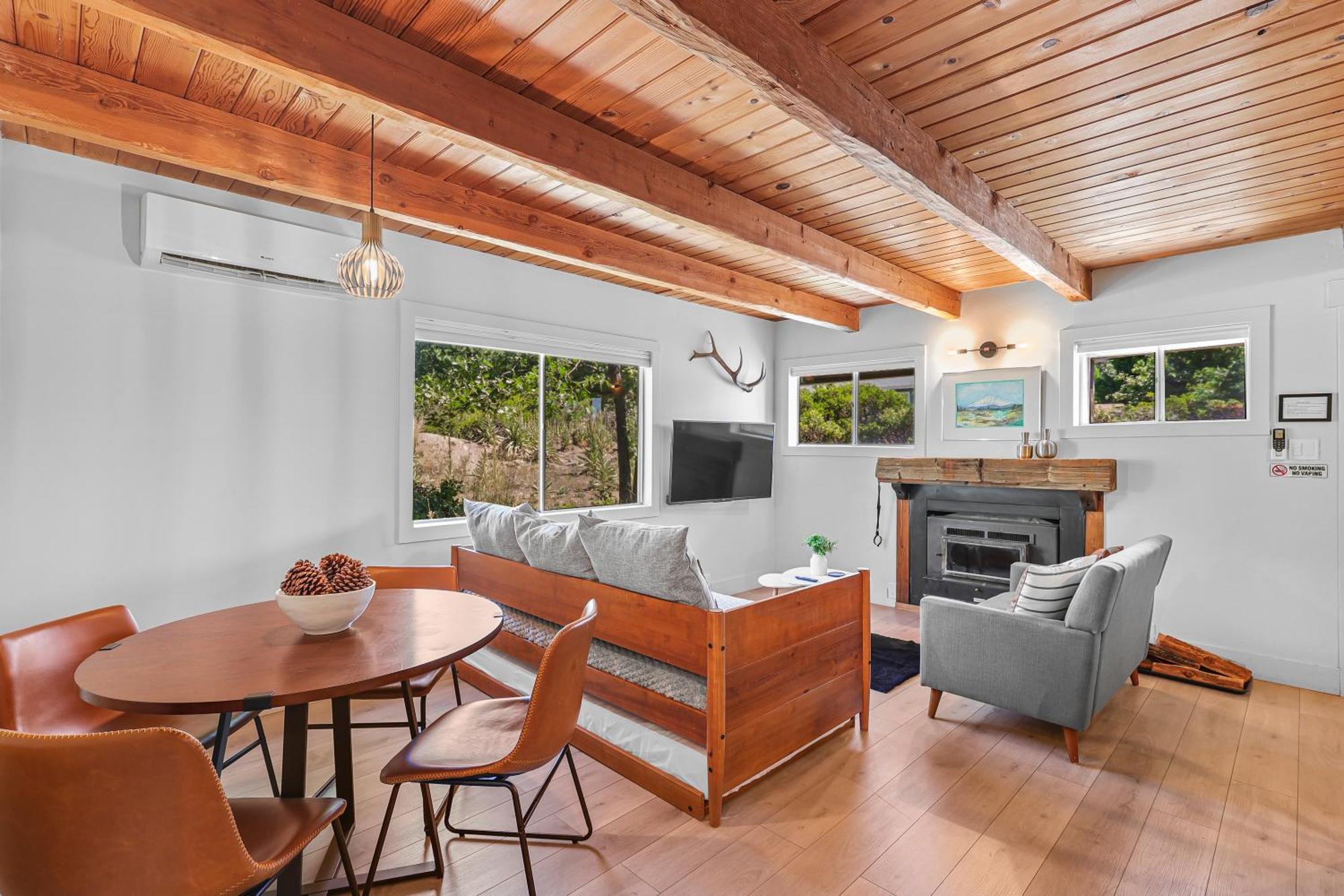 Basecamp Lodge Mount Shasta Ngoại thất bức ảnh