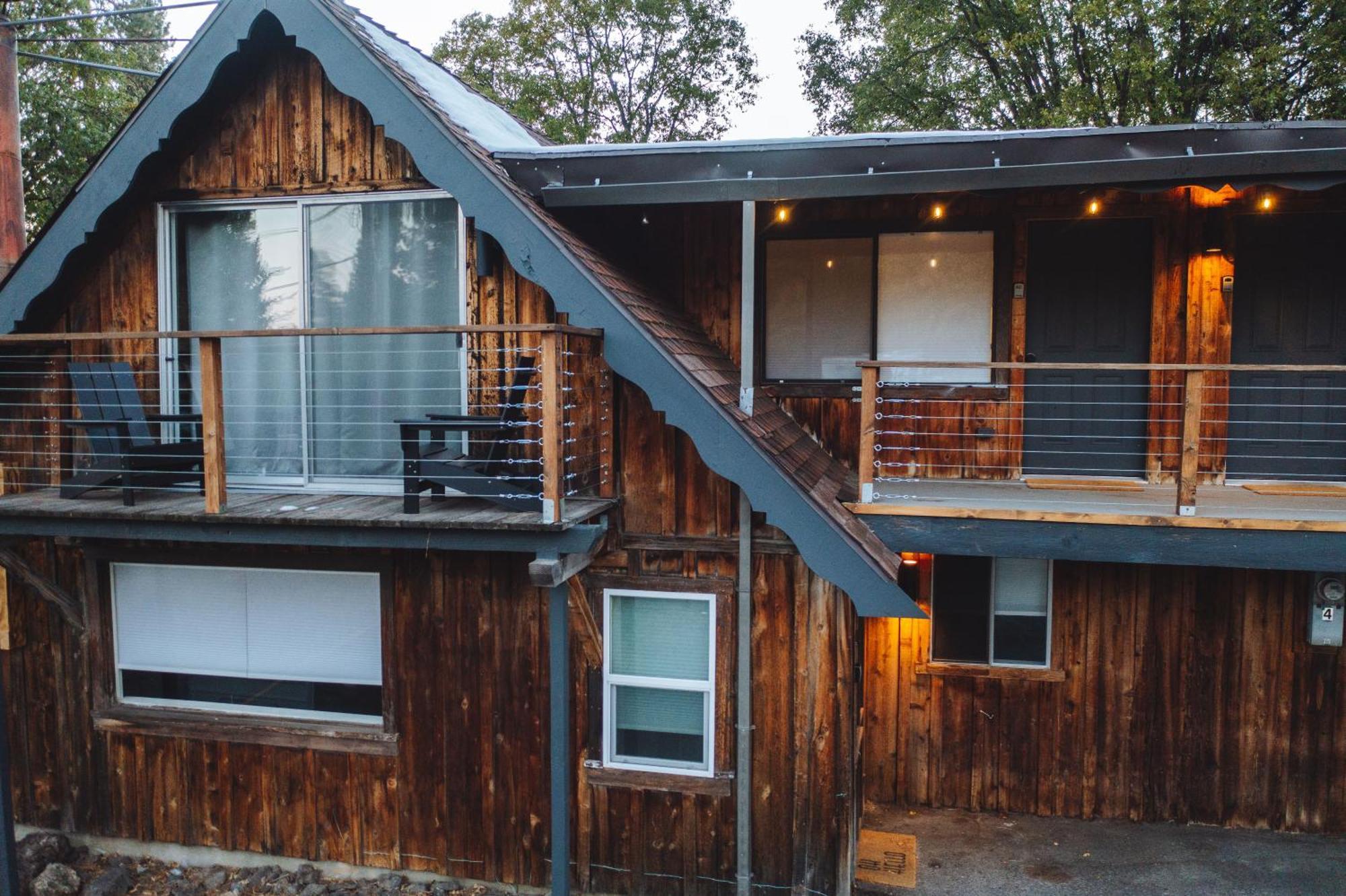 Basecamp Lodge Mount Shasta Ngoại thất bức ảnh