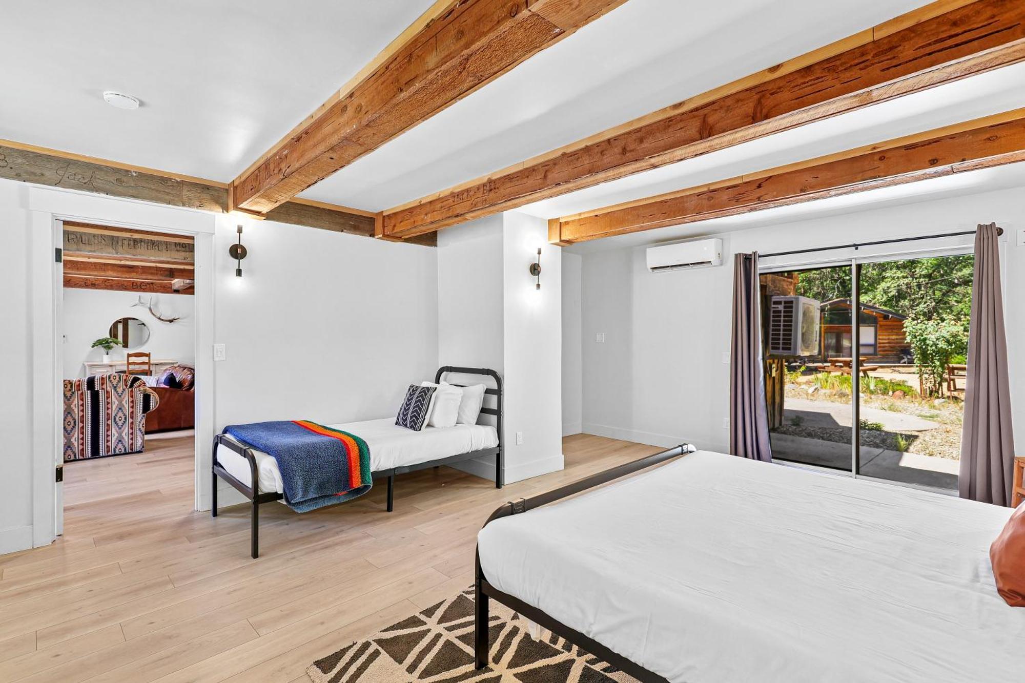 Basecamp Lodge Mount Shasta Phòng bức ảnh