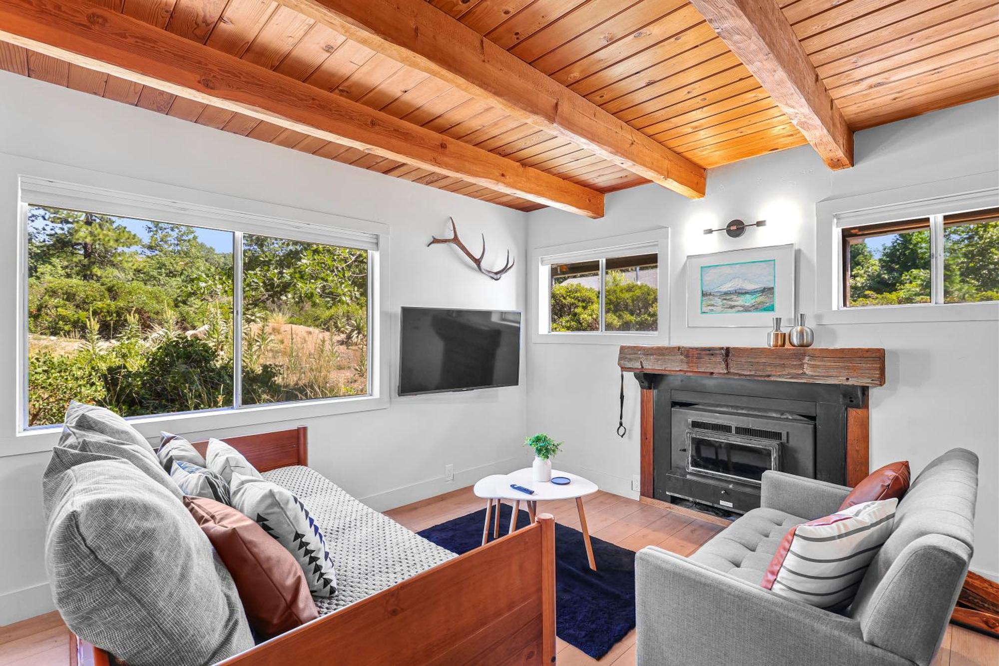 Basecamp Lodge Mount Shasta Ngoại thất bức ảnh
