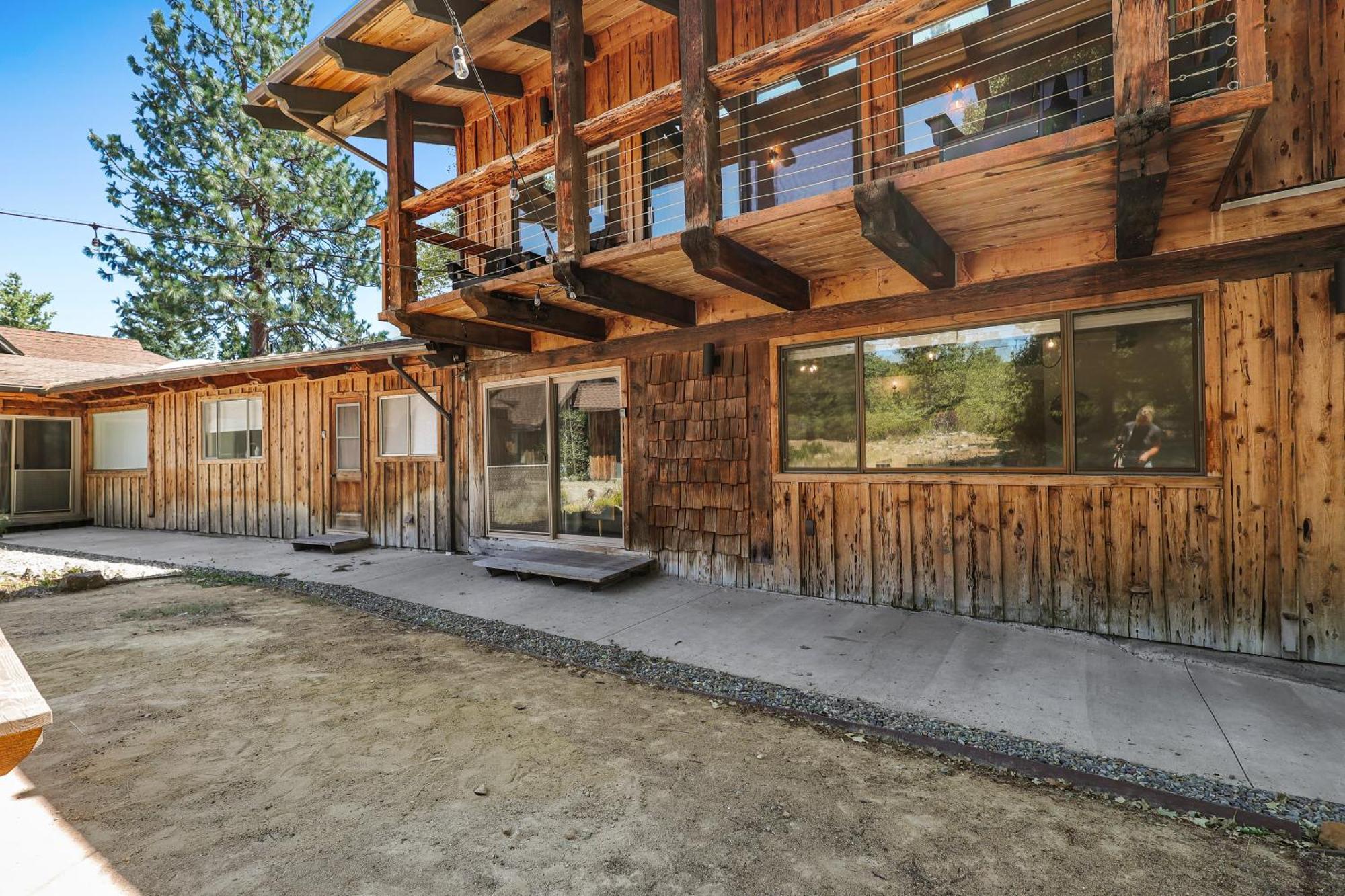 Basecamp Lodge Mount Shasta Ngoại thất bức ảnh