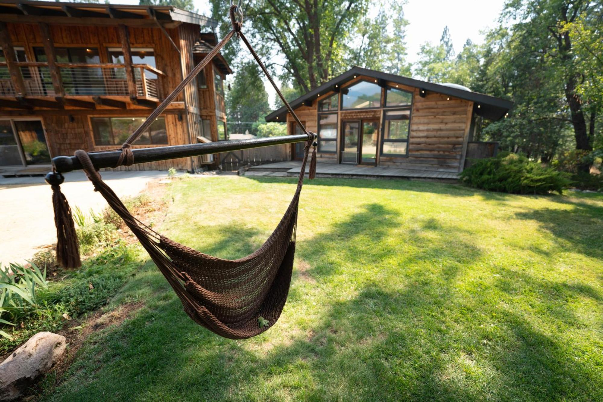 Basecamp Lodge Mount Shasta Ngoại thất bức ảnh